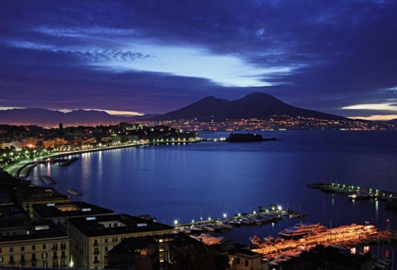 Апартаменты House Relax Bella Napoli Экстерьер фото